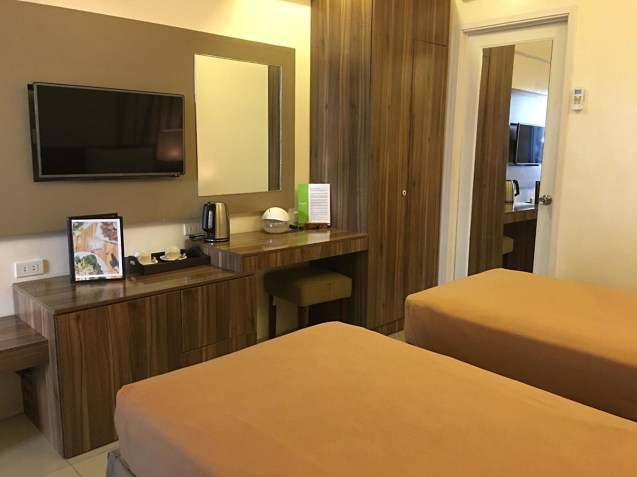 Selah Garden Hotel Manila Pasay Bagian luar foto