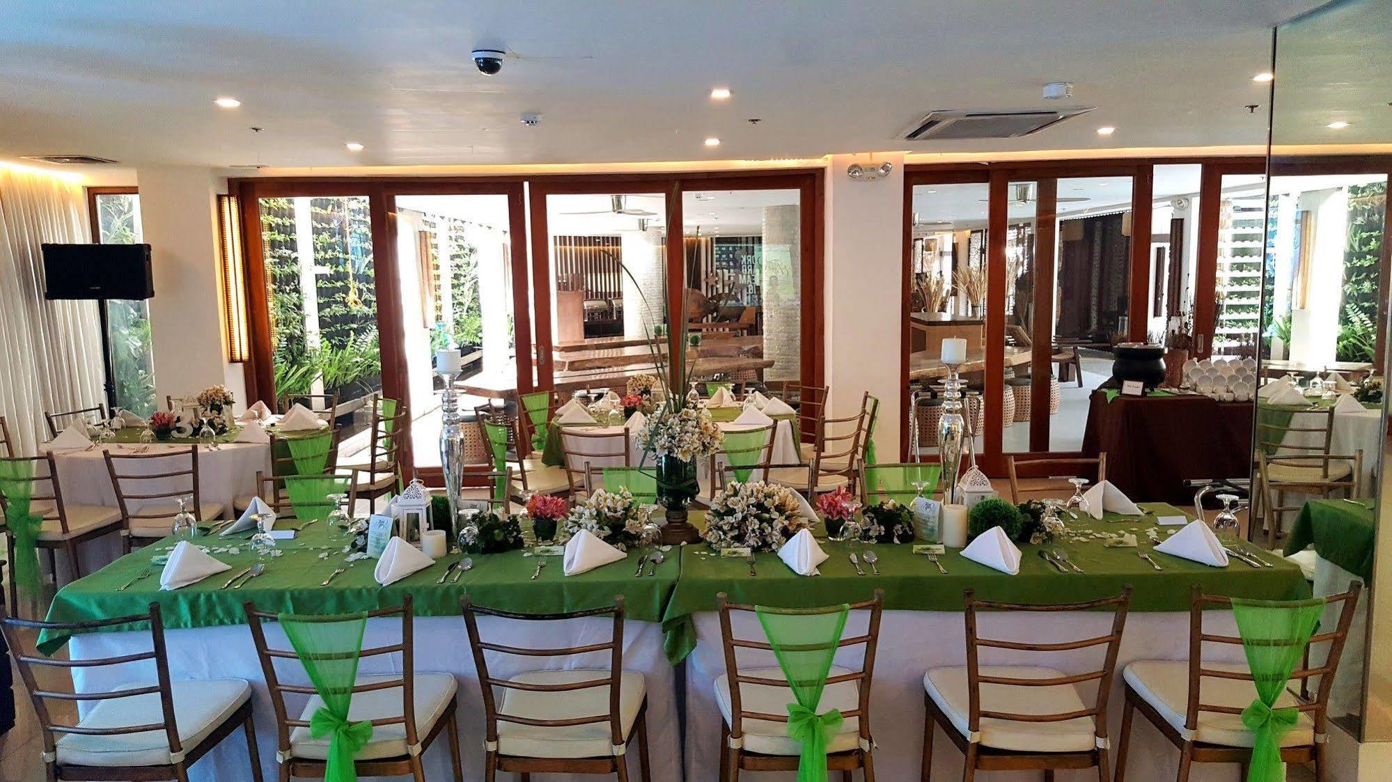 Selah Garden Hotel Manila Pasay Bagian luar foto