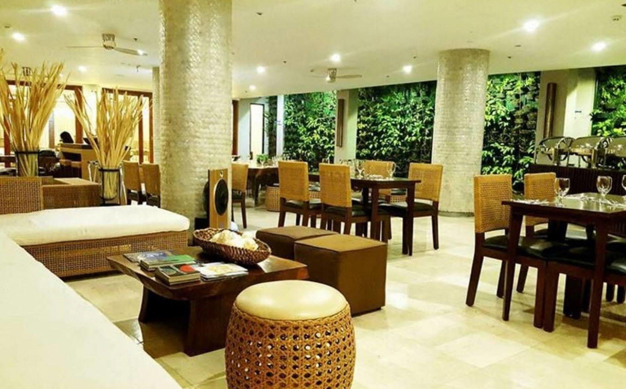Selah Garden Hotel Manila Pasay Bagian luar foto
